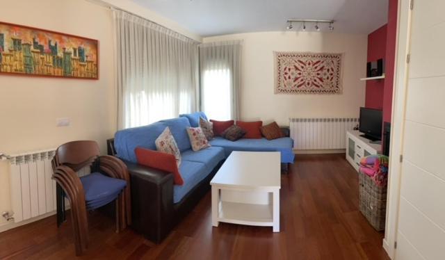 Chalet Adosado Entero, Bbq Y Piscina Comunitaria Сабиньяниго Экстерьер фото